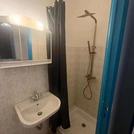 Centrally Located Provencal شقة *